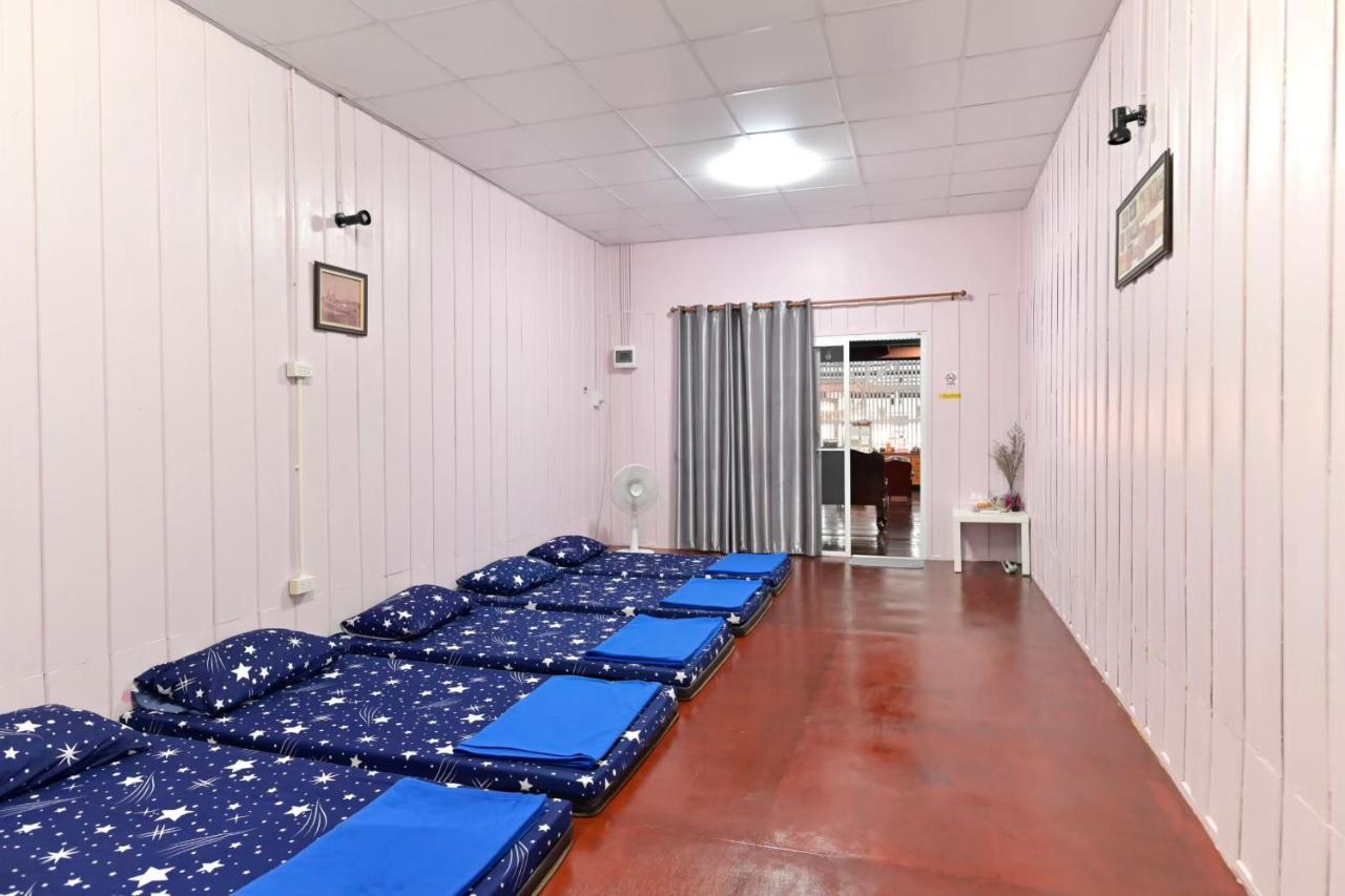 Rub Lom Chom Klong Homestay Csumphon Kültér fotó