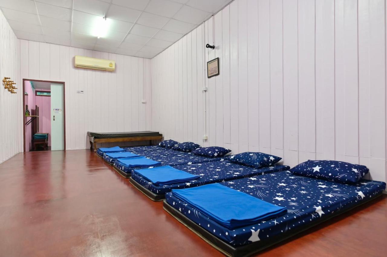 Rub Lom Chom Klong Homestay Csumphon Kültér fotó