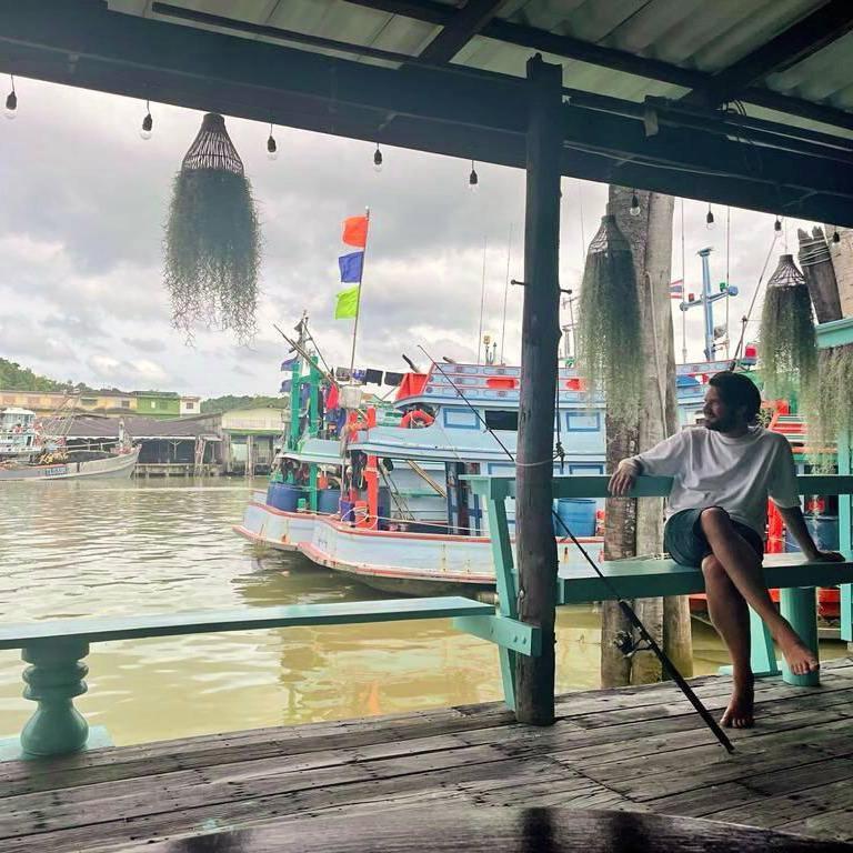 Rub Lom Chom Klong Homestay Csumphon Kültér fotó