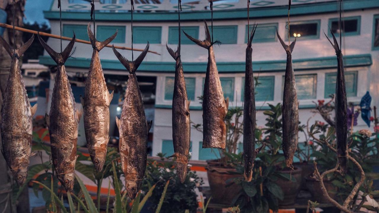Rub Lom Chom Klong Homestay Csumphon Kültér fotó
