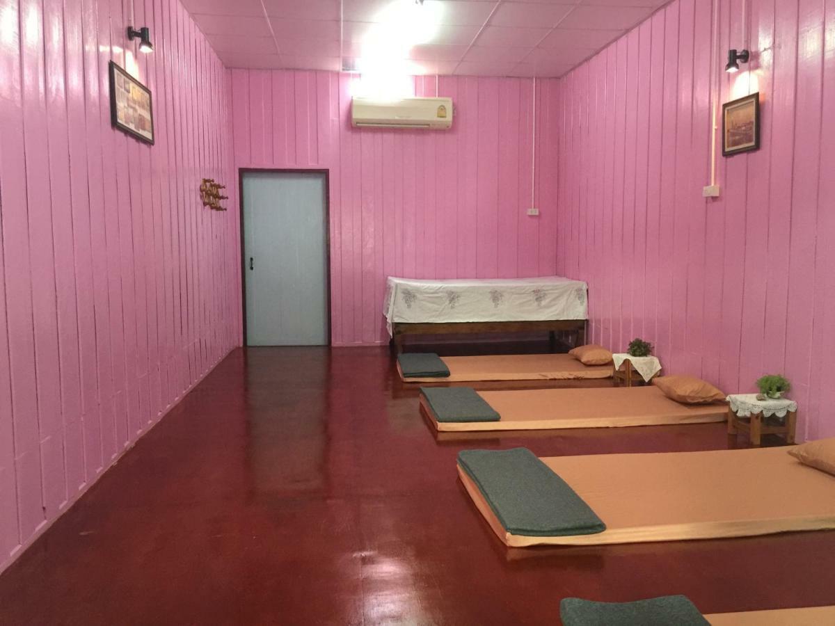 Rub Lom Chom Klong Homestay Csumphon Kültér fotó