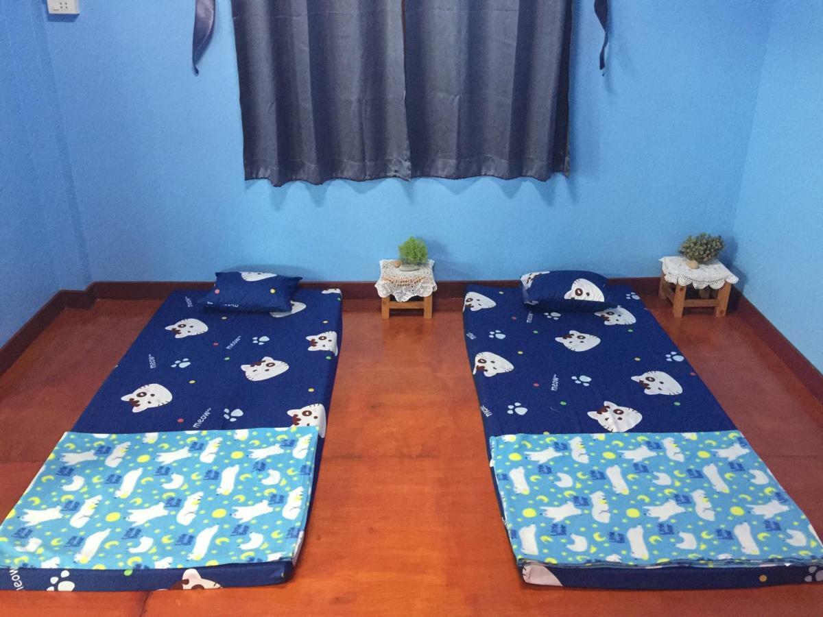 Rub Lom Chom Klong Homestay Csumphon Kültér fotó