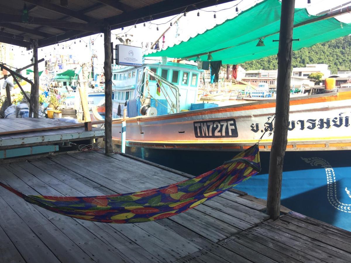 Rub Lom Chom Klong Homestay Csumphon Kültér fotó